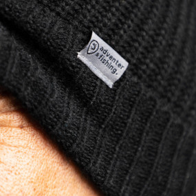 KNITTED PEAK HAT BLACK